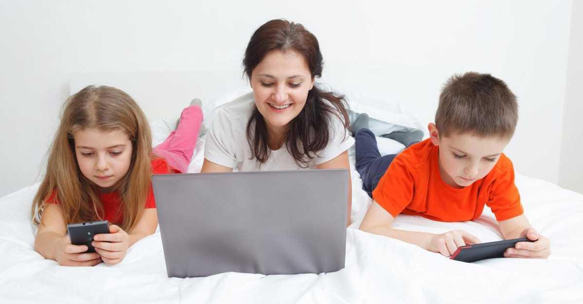 Penelitian: Kecanduan Smartphone Berdampak Buruk Bagi Masa Depan Anak