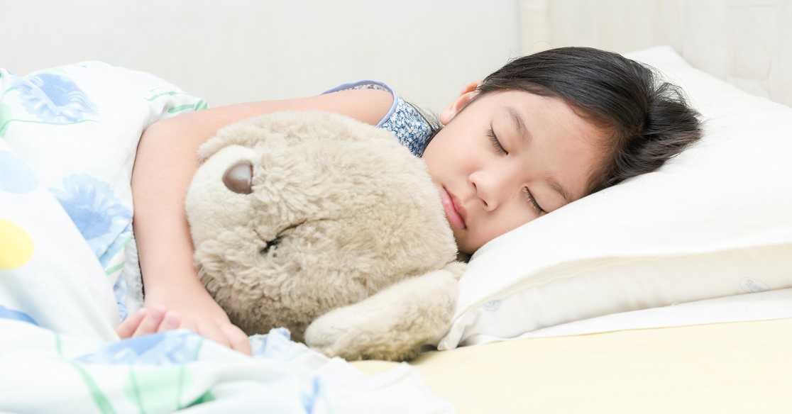 Moms, Tidur Malam Lebih Cepat Bisa Cegah Anak Terkena Obesitas
