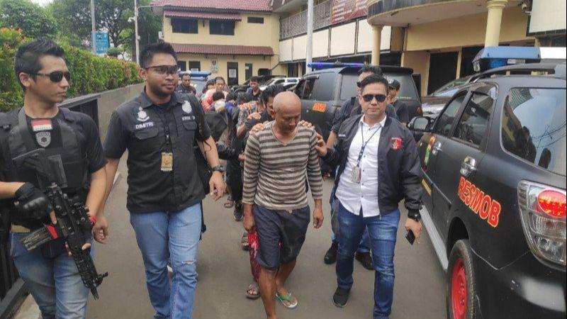 Belasan Preman di Jelambar Dibekuk Polisi, Ada yang Pegang Senjata Api