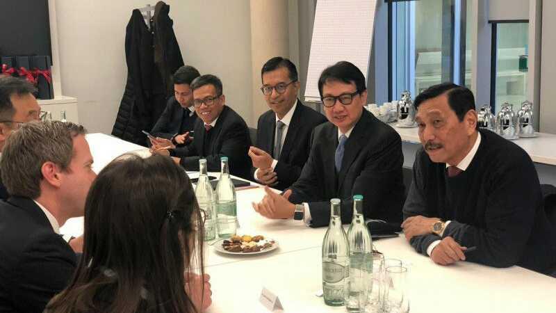 Luhut Undang Perusahaan Kimia Asal Jerman Berinvestasi di Tanah Air