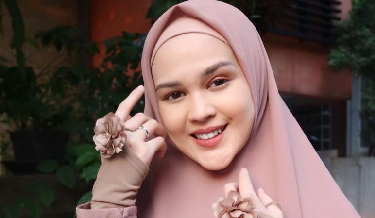 Pulang Berlibur Dari Thailand, Cut Meyriska Benaran Hamil?