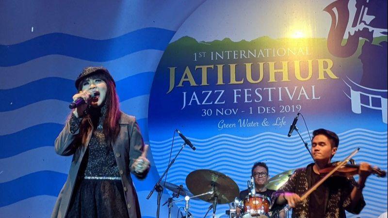 Ita Purnamasari Tampil Memukau di International Jatiluhur Jazz Festival