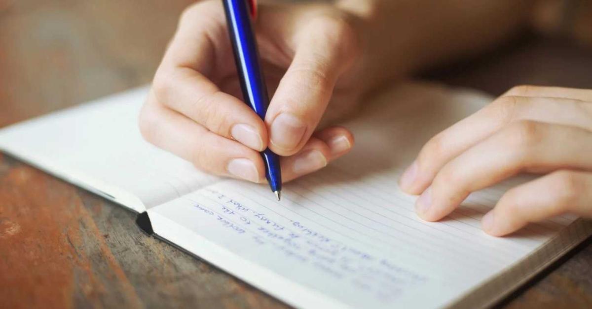 Begini Cara Membaca Karakter Seseorang dari Tulisan Tangan