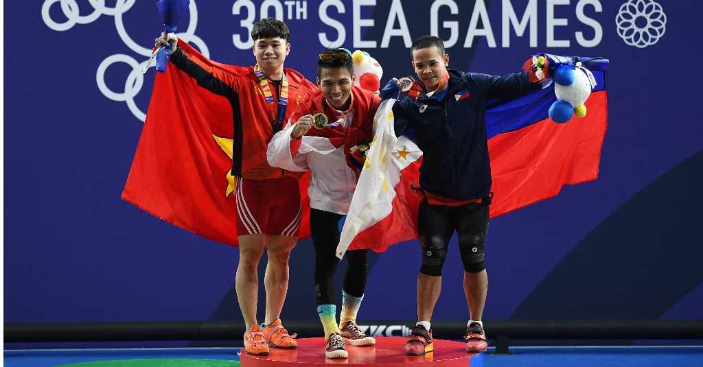 Deni Sumbang Emas Ketiga dari Angkat Besi