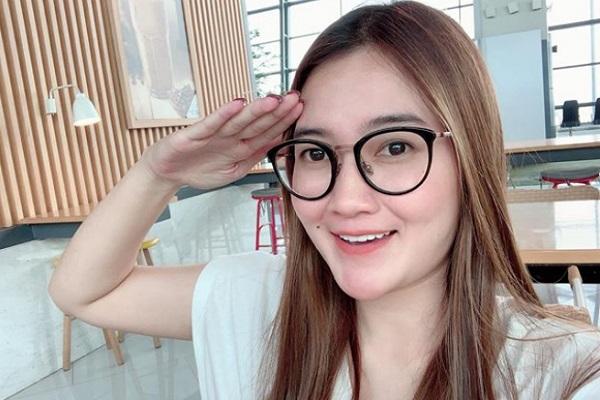Dituduh Selingkuh Dengan Eks Bupati Kediri, Nella Kharisma Datangi Polisi