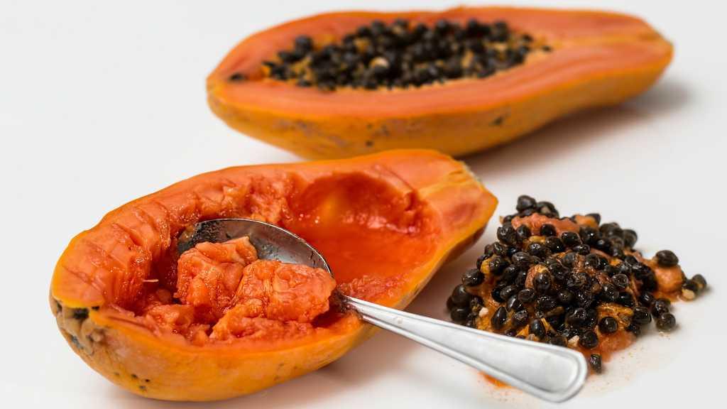Jangan Langsung Dibuang! Biji Pepaya Ternyata Punya 5 Manfaat Ini
