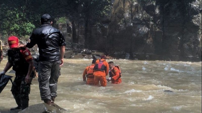 Terseret Banjir Bandang, Pria Setengah Abad Ditemukan Tewas di Curug Malela