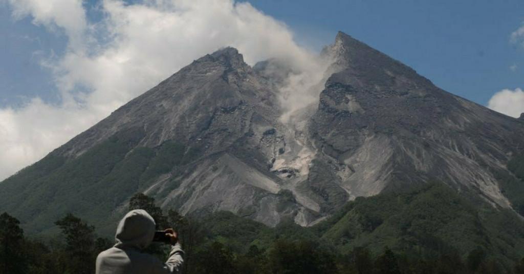 Gunung Merapi Alami 3 Kali Gempa Guguran Sejak Kemarin