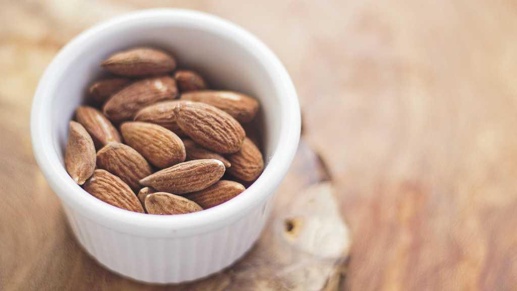 7 Alasan Kenapa Almond Wajib Dikonsumsi Setiap Harinya