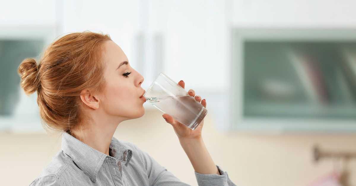 Minum Air Putih Jangan Tunggu Haus, Ini Alasannya