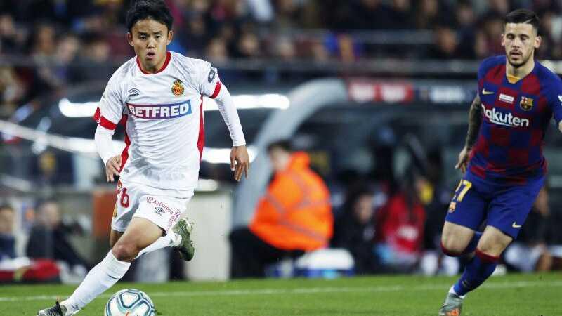 Bertandang ke Camp Nou, Kubo 'Kolongin' Messi di Tengah Olokan Suporter