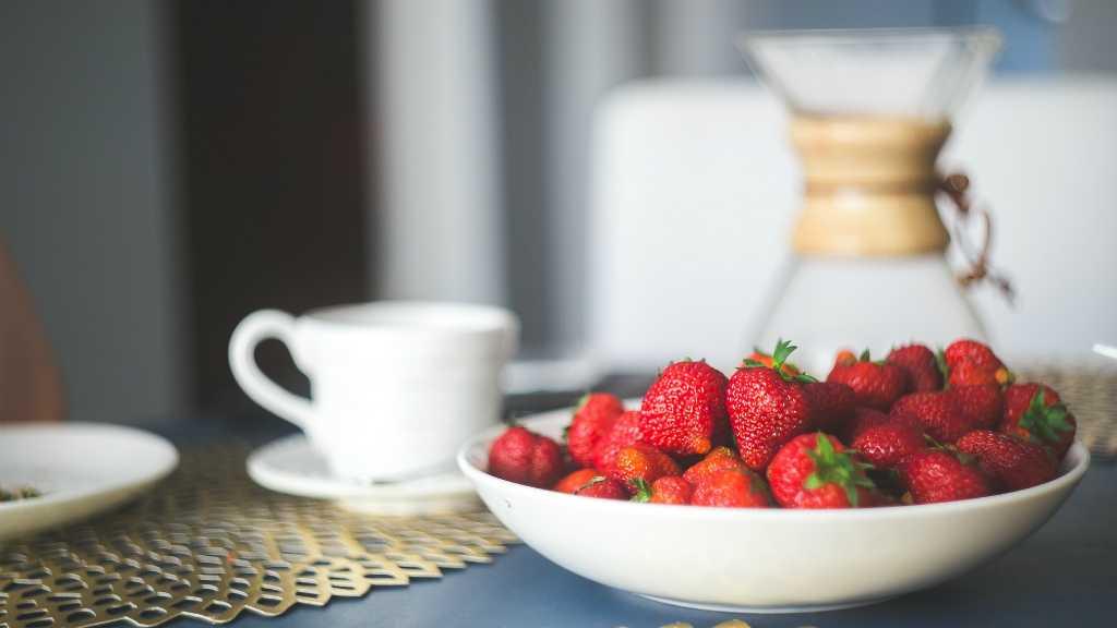 Ini 7 Alasan Kenapa Kamu Harus Konsumsi Buah di Pagi Hari