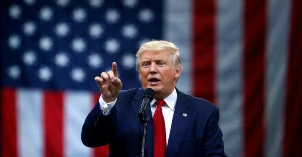 Di Tengah Kerangkeng Pemakzulan, Donald Trump Masih Unjuk Gigi
