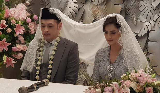 Menikah Kedua Kali, Cut Tari Menangis Saat Sungkem dengan Ibunda