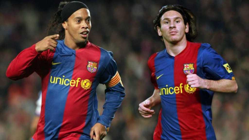 Ronaldinho: Saya Tak Bisa Bilang Bahwa Messi Pemain Terbaik Sepanjang Masa