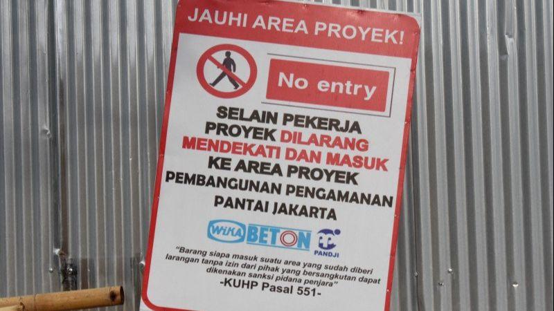 PUPR Selidiki Penyebab Jebolnya Tanggul Laut di Muara Baru