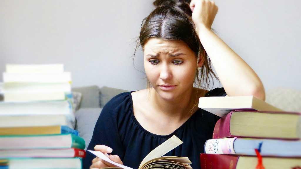 8 Tips Kesehatan untuk Para Mahasiswa di Tengah Tugas yang Menumpuk