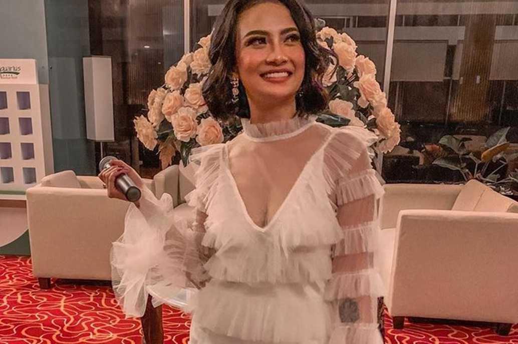 Beredar Foto Pernikahan Vanessa Angel, Wajah Mempelai Pria Masih Misteri