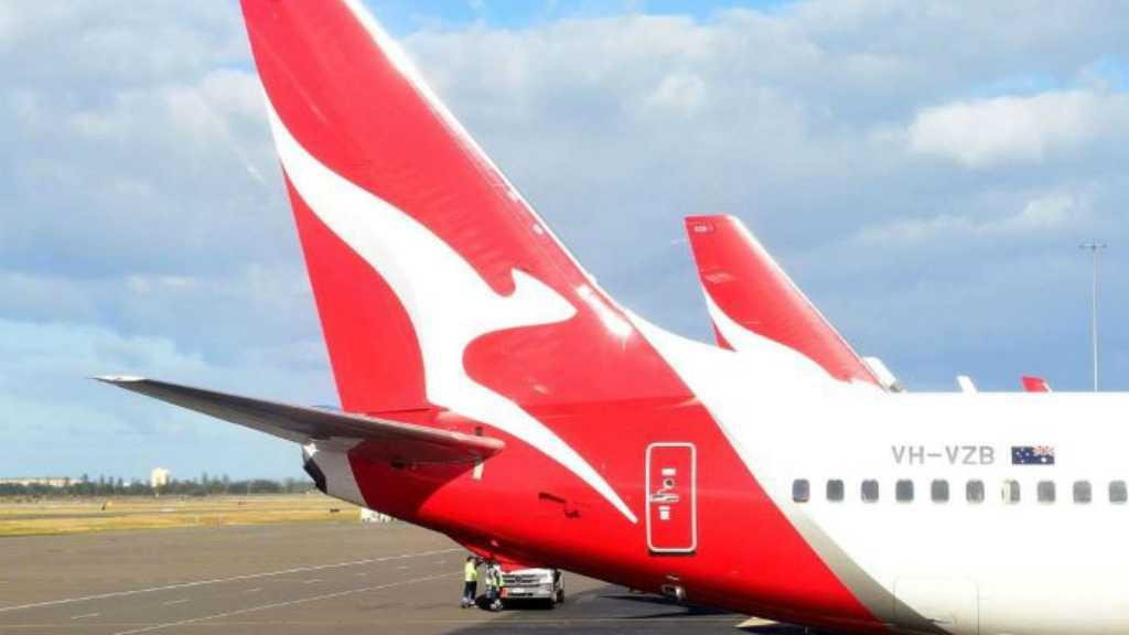 Detik-detik Evakuasi Mengerikan Pesawat Qantas yang Penuh Asap di Sydney