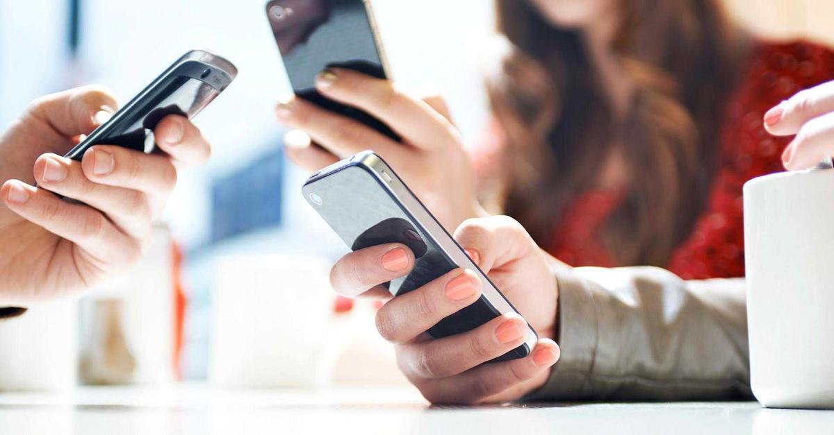 60 Persen Lebih Pengguna Cek Smartphone Setelah Bangun Tidur