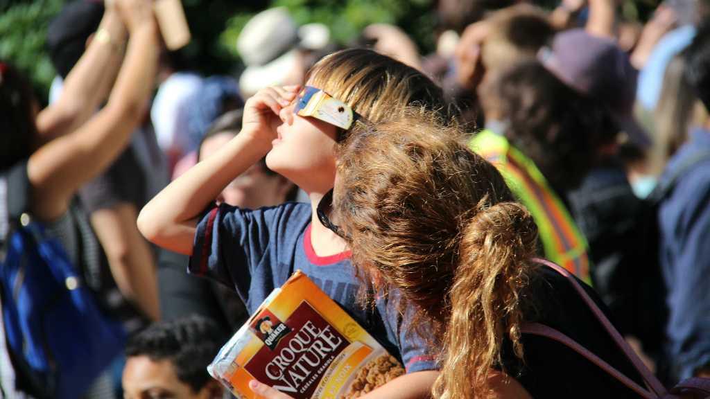 Mau Lihat Gerhana Matahari? Ikuti 5 Tips Aman Ini Dulu