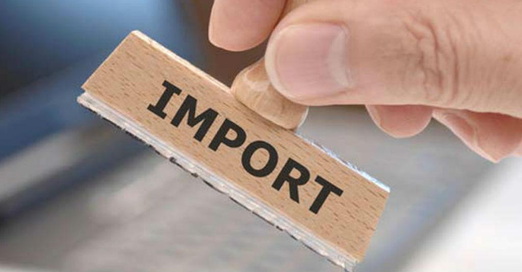 Pengamat: Pemerintah Kudu Perlonggar Impor Bahan Baku