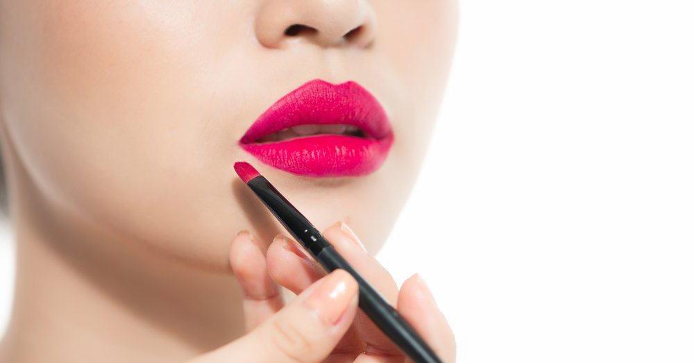 5 Tips Membuat Bibir Tipis Tampak Lebih Tebal Secara Alami