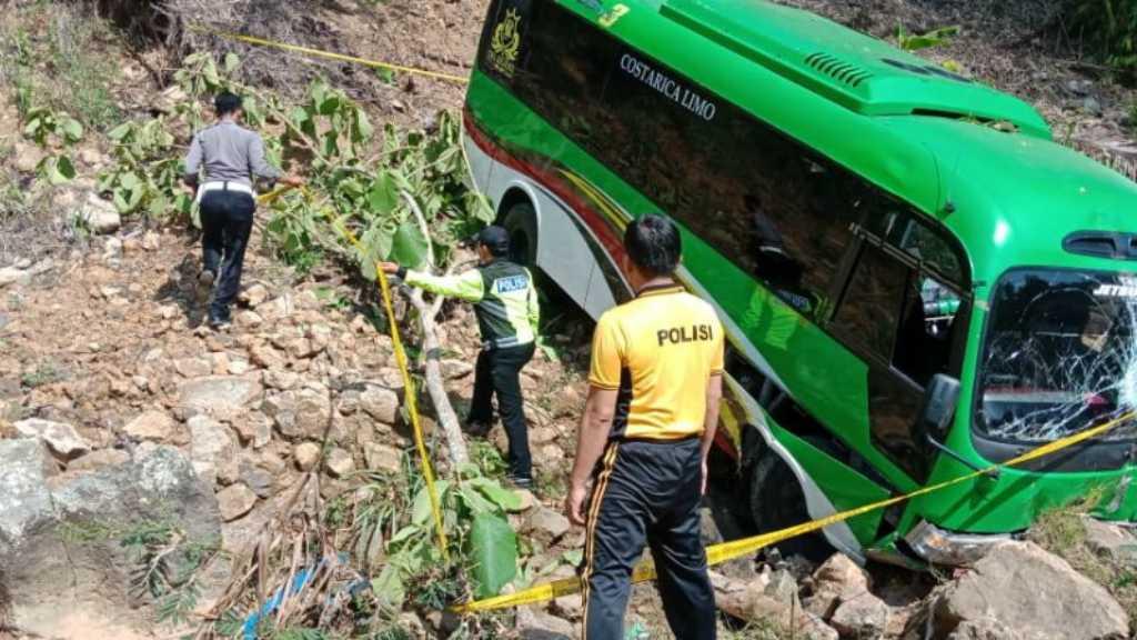 Bus yang Angkut Keluarga Kemenag Kediri Masuk Jurang, Begini Kronologinya