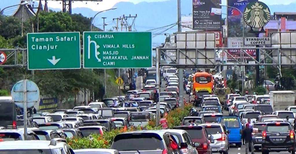 Polri Berlakukan One Way di Jalur Puncak Selama Natal dan Tahun Baru
