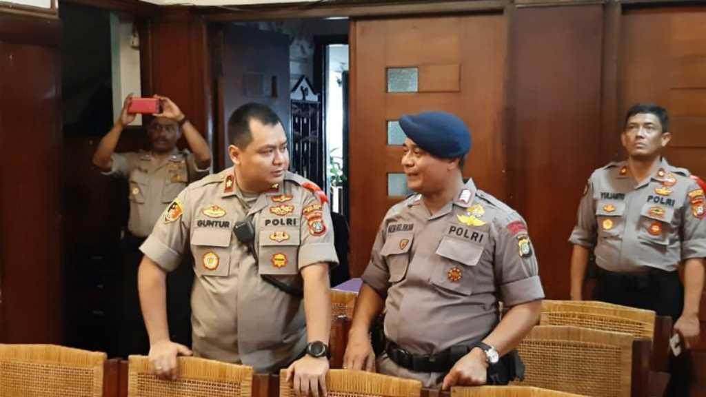 Polisi Lakukan Sterilisasi Gereja di Jakarta Pusat pada Malam Natal