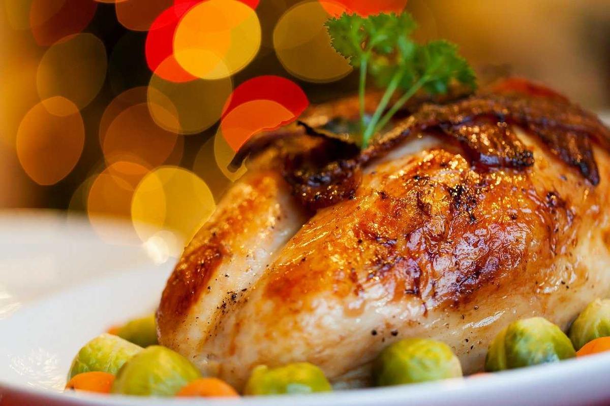 Tips Menikmati Hidangan Natal Tanpa Khawatir Akan Kesehatan