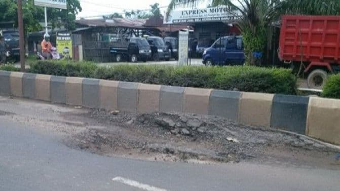 Jalan di Kalbar Rusak Akibat Banjir, Gubernur Minta Kementerian PU Perbaiki