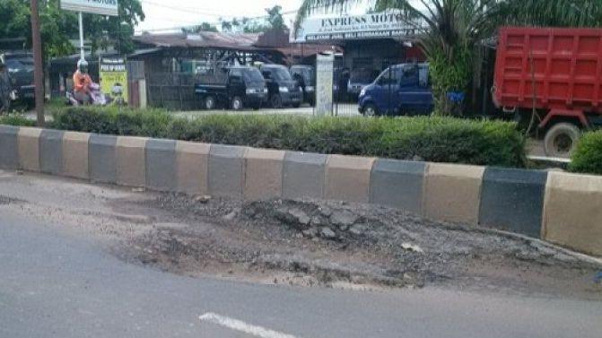 Jalan di Kalbar Rusak Akibat Banjir, Gubernur Minta Kementerian PU Perbaiki