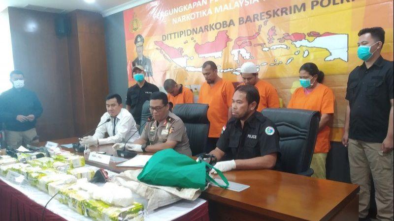 Bareskrim Ciduk 5 Kurir Narkoba Jaringan Malaysia dan Sita 24 Ribu Kg Sabu