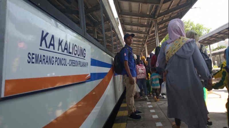 Kemarin Gangguan Sinyal, Aktivitas Kereta di Stasiun Cirebon Sudah Normal
