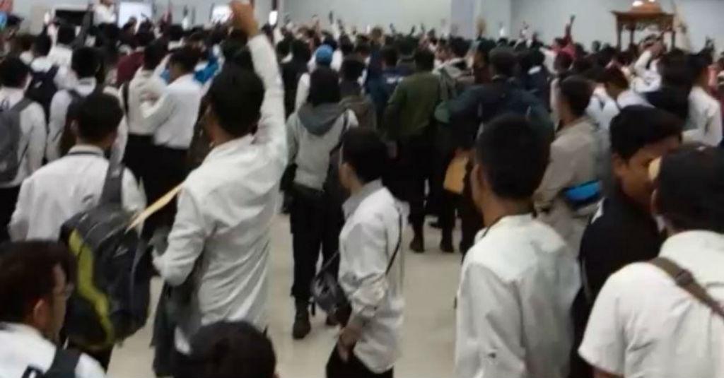 Ratusan Pekerja Magang Transjakarta Tuntut Jadi Pegawai Kontrak