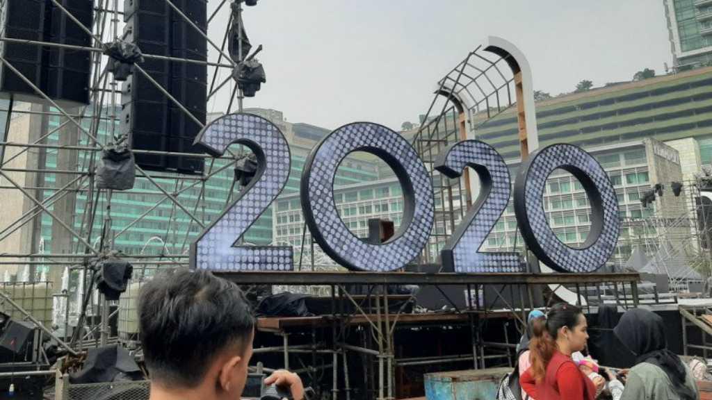 Ratusan Satpol PP Siaga di Mh Thamrin-Sudirman di Malam Tahun Baru 2020