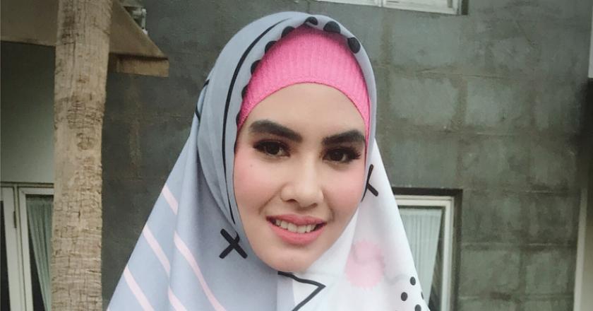 Soal Kabar Kartika Putri Menikah, Arie Untung: Dia Emang Gak Mau Pacaran