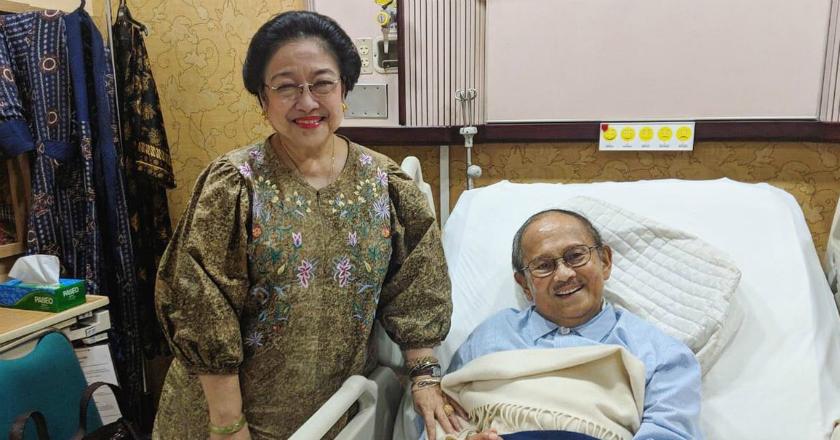 Dijenguk Mega, Tim Dokter Klaim Kondisi Habibie Makin Sehat