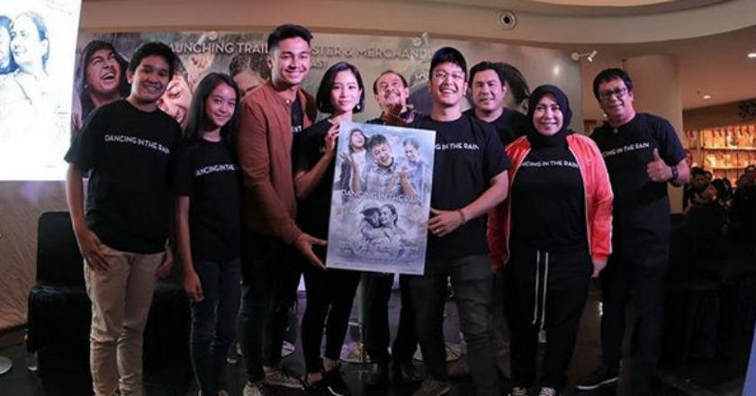 Bertemakan Film Keluarga, Yuk Intip Trailer 'Dancing in the Rain'