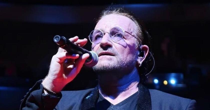 Konser U2 Dihentikan Setelah Tiba-tiba Bono Kehilangan Suaranya