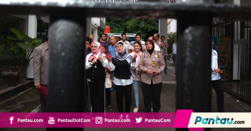 Elvy Sukaesih Dicecar Pertanyaan Ini Oleh Penyidik Polda Metro Jaya
