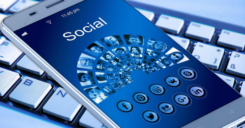 Facebook dan Blackberry Saling Tuntut!