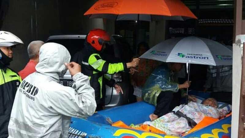 Seorang Anak di Tangerang Hilang Diduga Hanyut Terbawa Arus saat Banjir