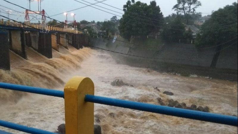 Bendung Katulampa Siaga II pada Rabu Pagi