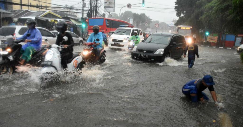 Kata Ganjar, Pihaknya Siap Bantu Anies Baswedan Atasi Banjir Jakarta