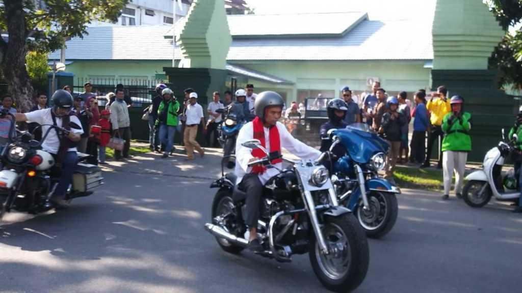 Wow, Ustaz Abdul Somad Kendarai Harley Davidson Menuju Lokasi Tabligh Akbar