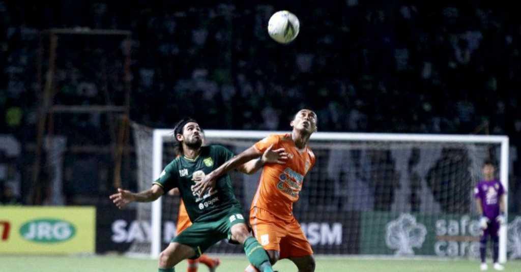 Persebaya Surabaya Pertahankan Gelandang Australia