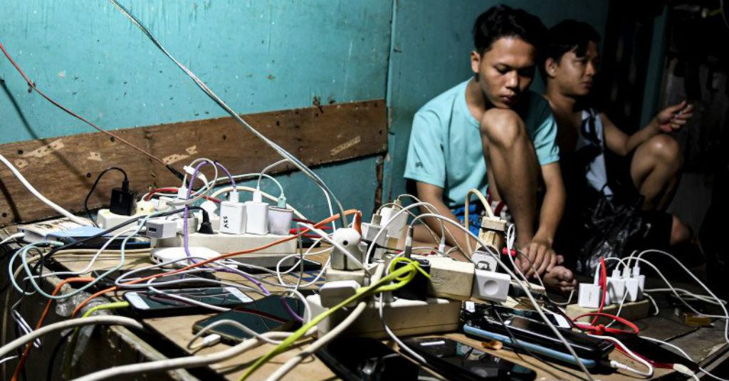 Diterjang Banjir, 84 Persen Gardu Listrik Kini Berangsur Normal