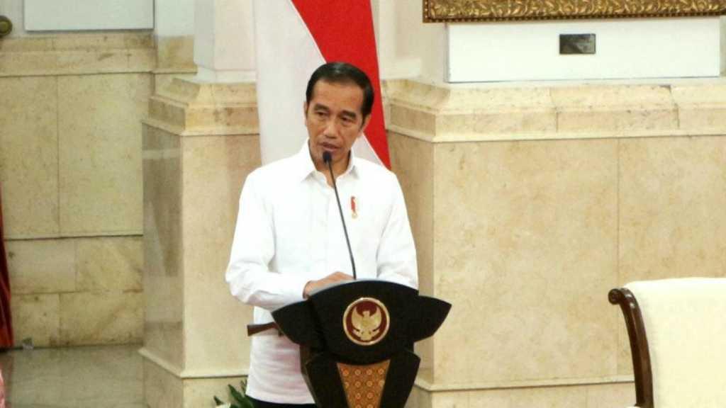 Jokowi: Berkaitan dengan Banjir, Semua Menteri Benar-benar Terjun ke Bawah